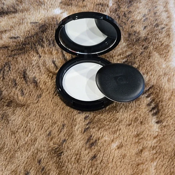 BNIB Dermablend Compact Pressed Setting Powder - Picture 2 of 2